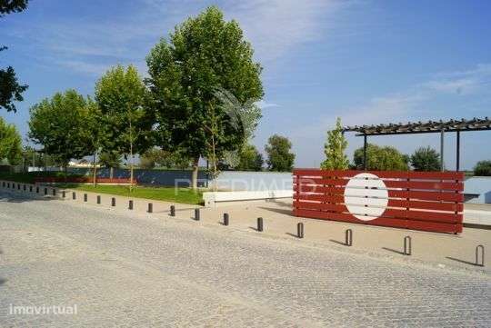 Lote de terreno urbano para construção - Grande imagem: 4/6