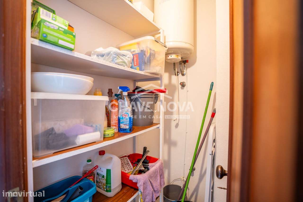 Apartamento T2  c/ Garagem, Varanda e Arrumos em Matosinhos-10