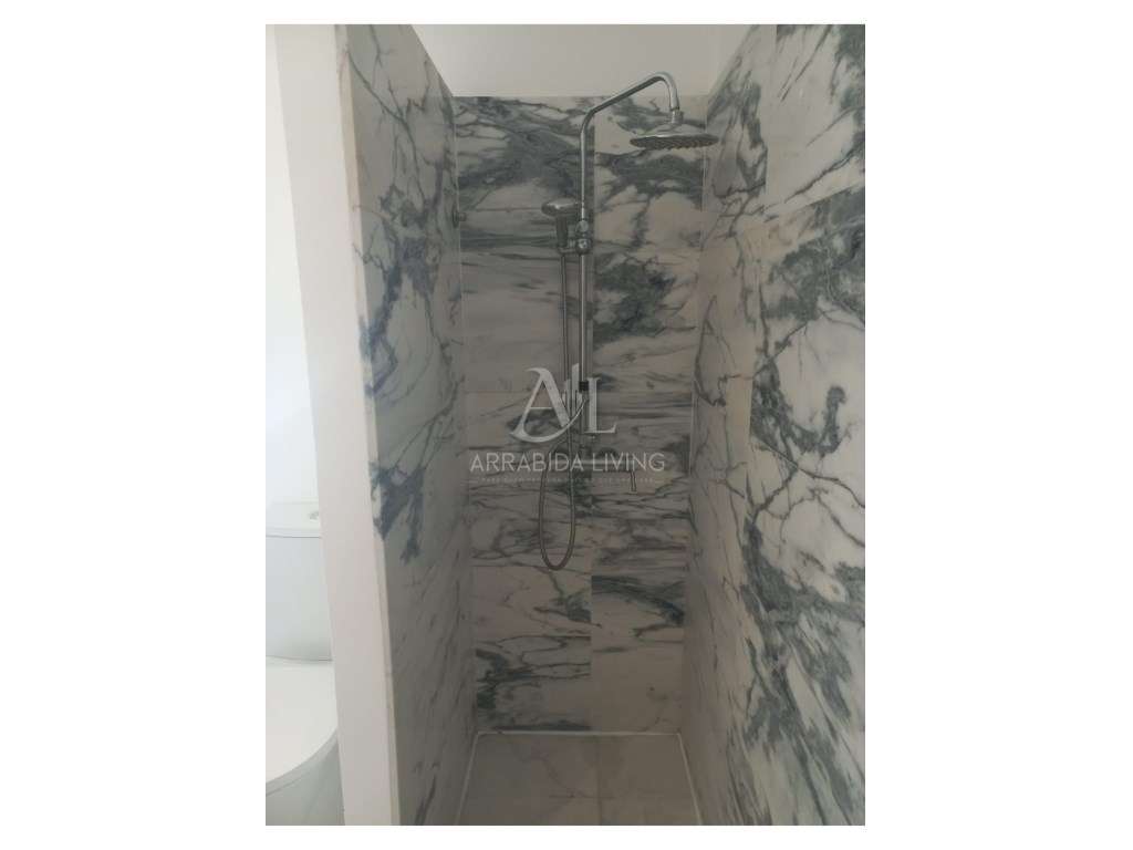 T2 - c/ 2 terraços - Pinheirinhos-17