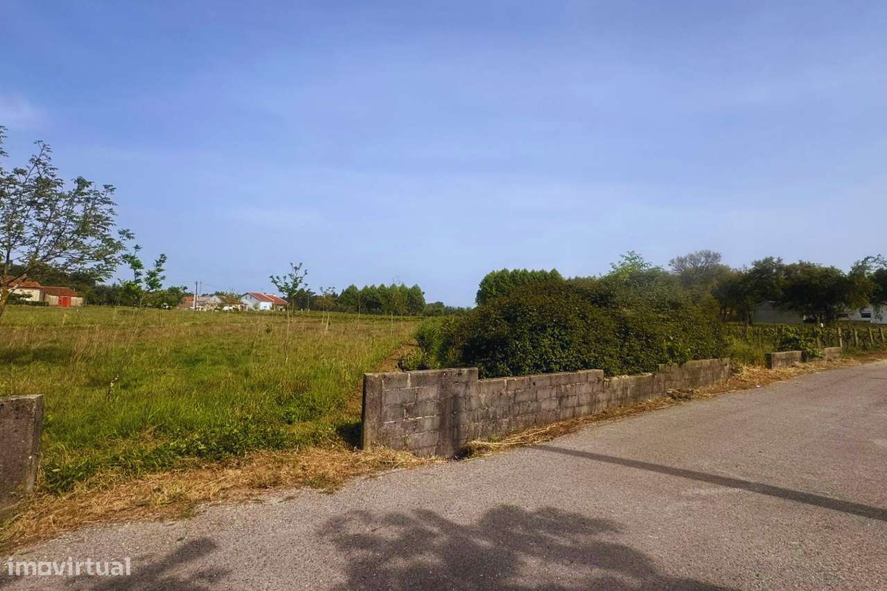 Terreno para construção em Vilarinho do Bairro-11