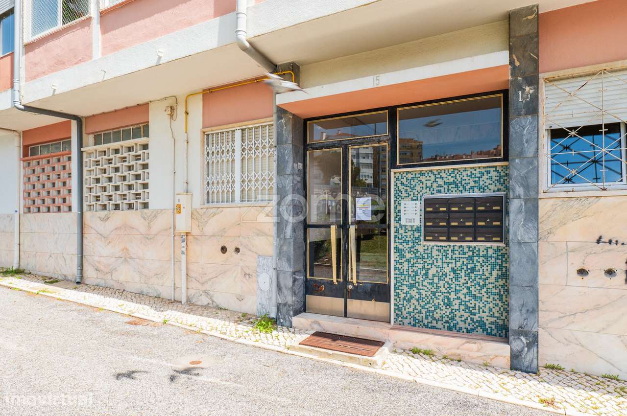 Apartamento T2 à venda em Queluz-9