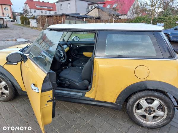 MINI Cooper 2007rok 1,6 benzyna na części - 4