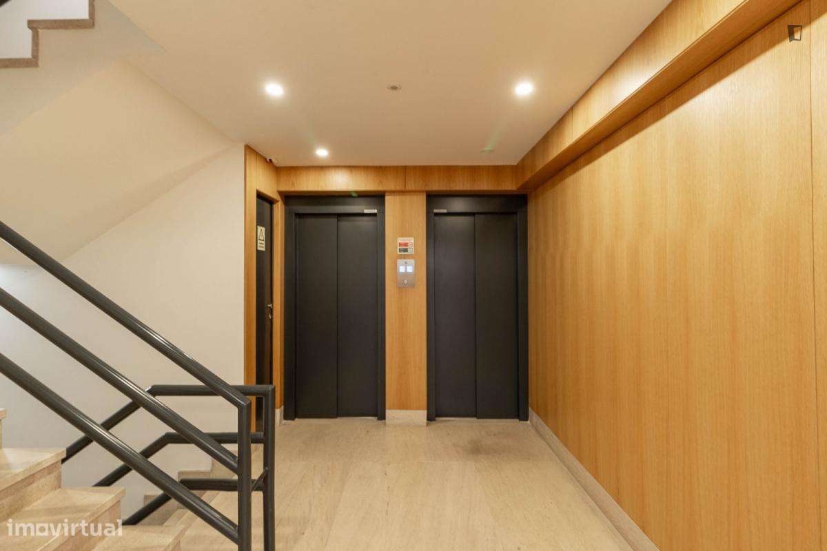 Apartamento com 1 quartos - localizado em Sete Rios Lisbon - Grande imagem: 2/6