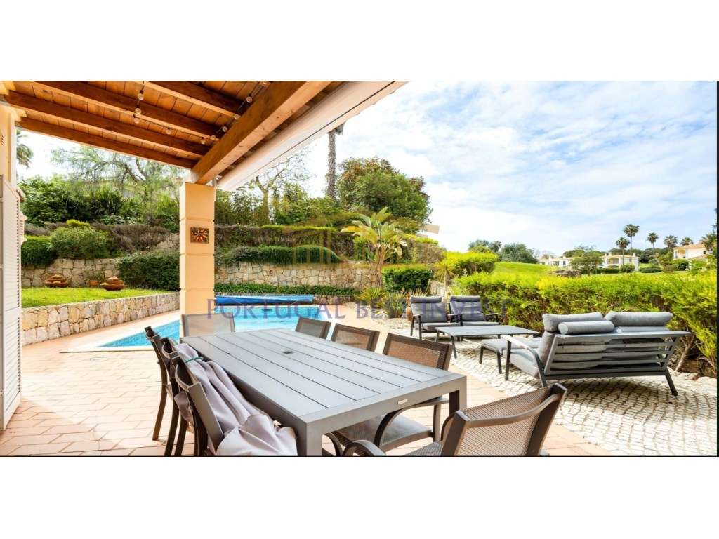 Moradia frente golf com quatro quartos e piscina, Carvoeiro - Algarve - Grande imagem: 3/26