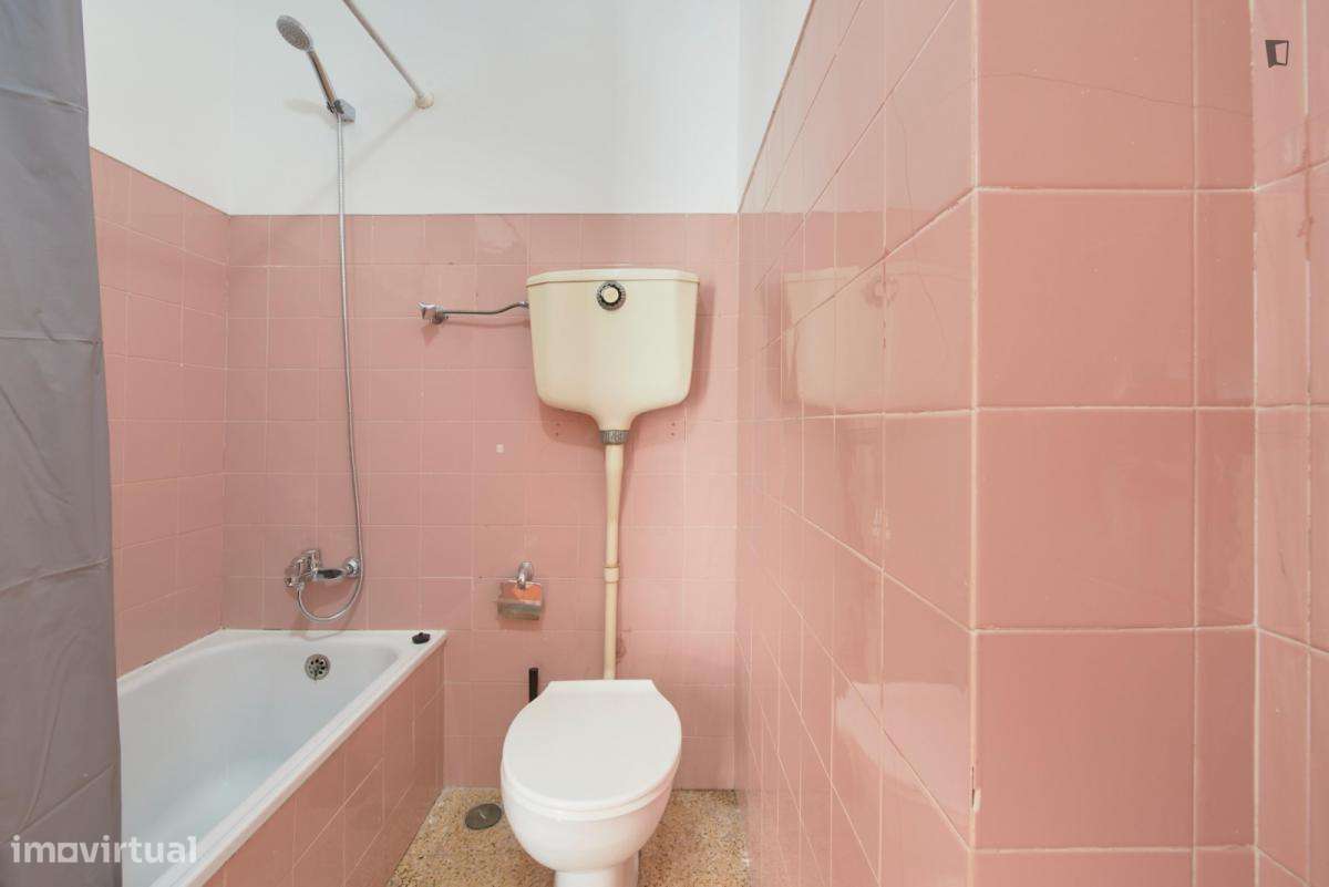 Quarto - localizado em Almada Lisbon - Grande imagem: 2/60