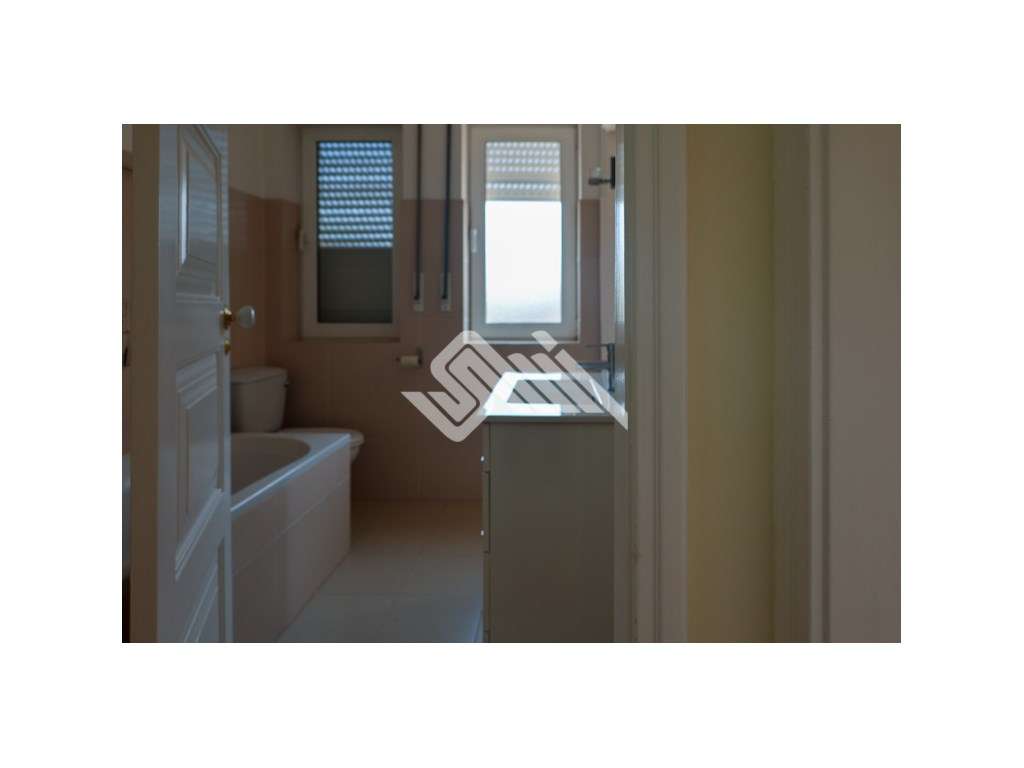 Moradia T5 c/Jardim Campo Alegre-15