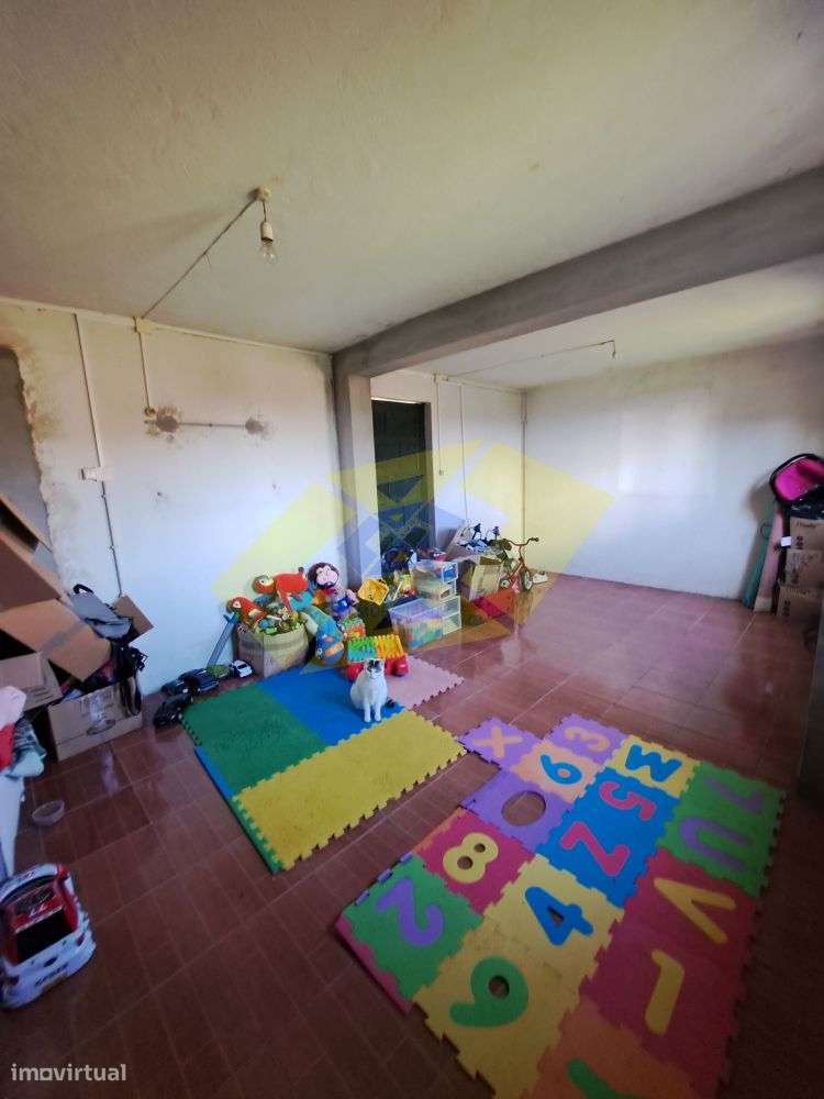 Moradia T3 em Agilde (Celorico de Basto)-7