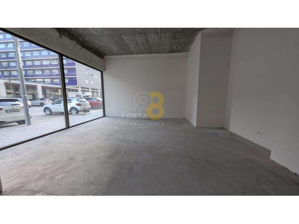 Espaço Comercial Novo em Matosinhos Sul - Localização Premium-11