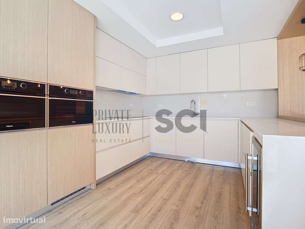 Moradia T4 na Charneca da Caparica | Piscina e Garagem-4