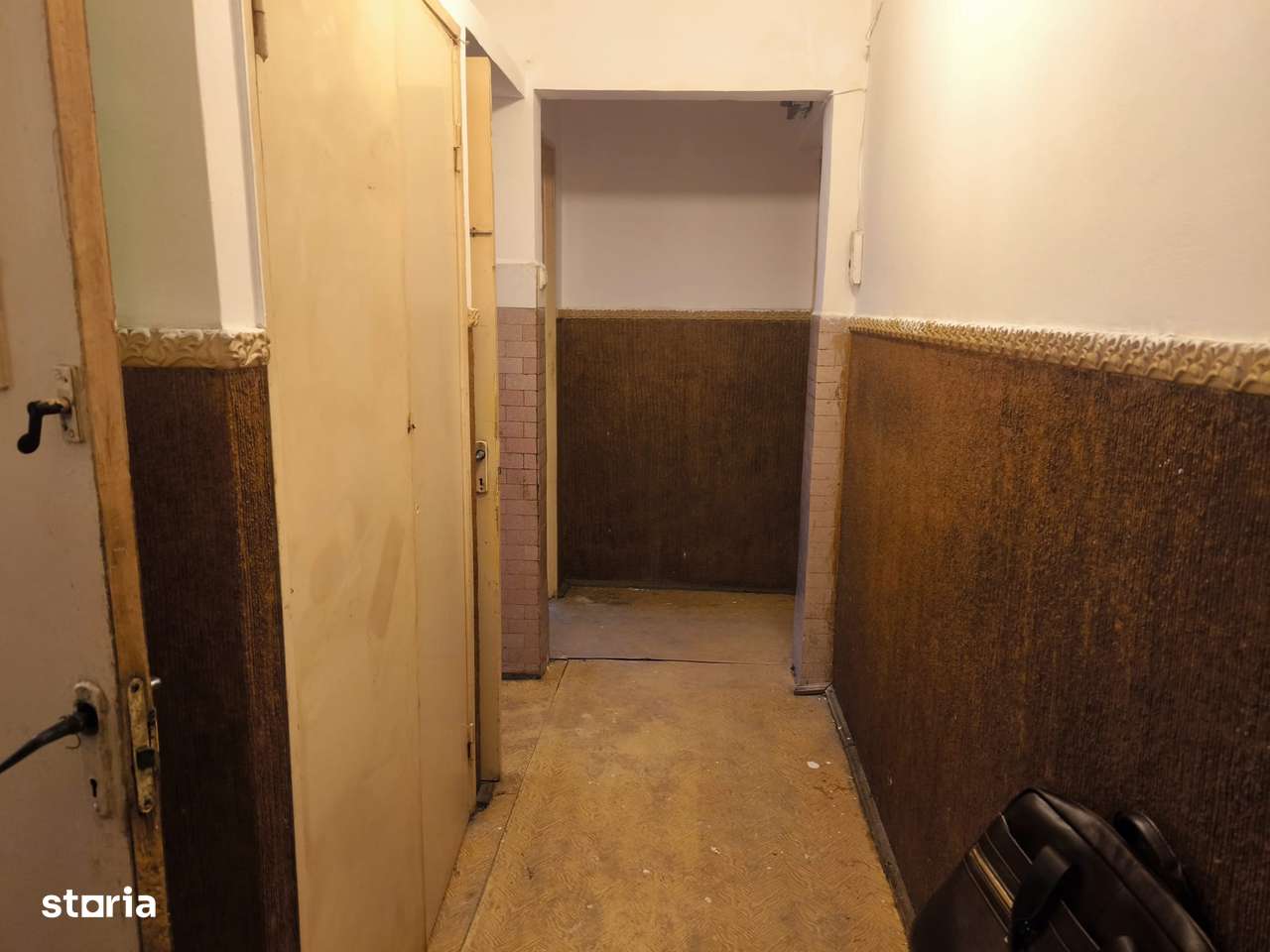 Malu Rosu,apartament 3 camere cf 2,3/4 de vanzare - Imagine principală: 4/8