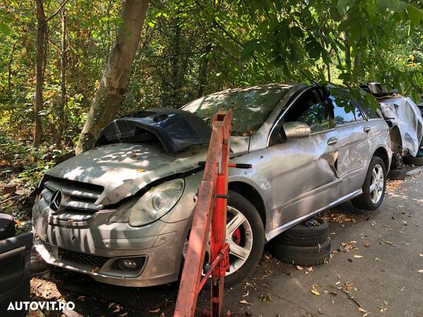 Dezmembrez Mercedes Benz R 320 CDI volan stanga argintiu - 5