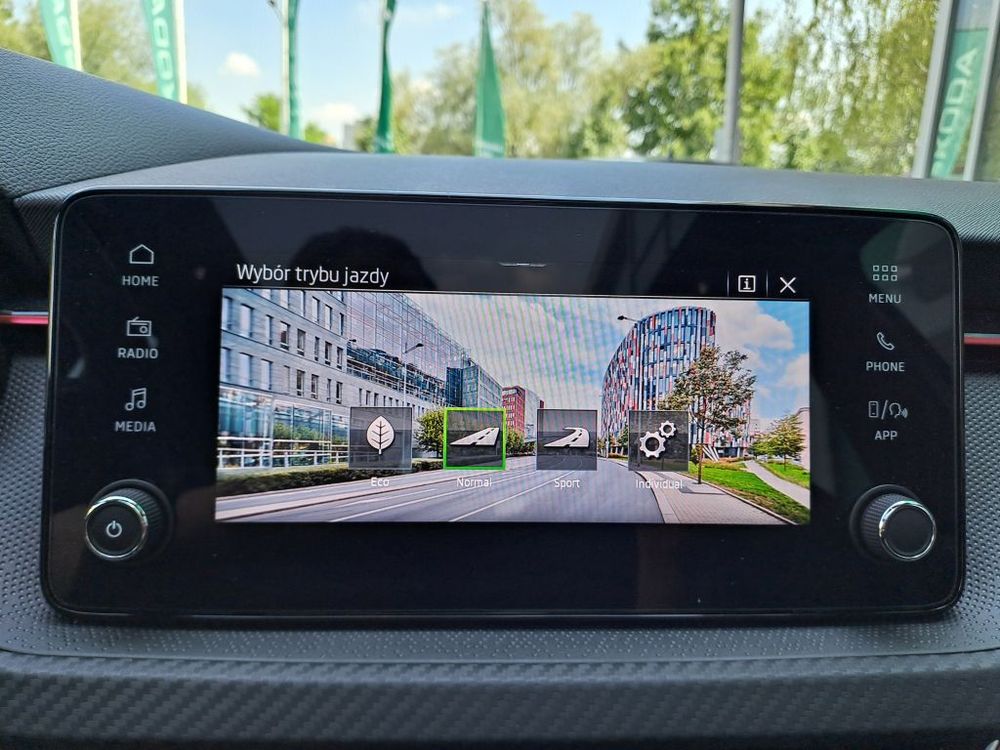 SKODA KAMIQ 1.5 TSI 150KM DSG MONTE CARLO, podgrzewana szyba i kierownica, od ręki