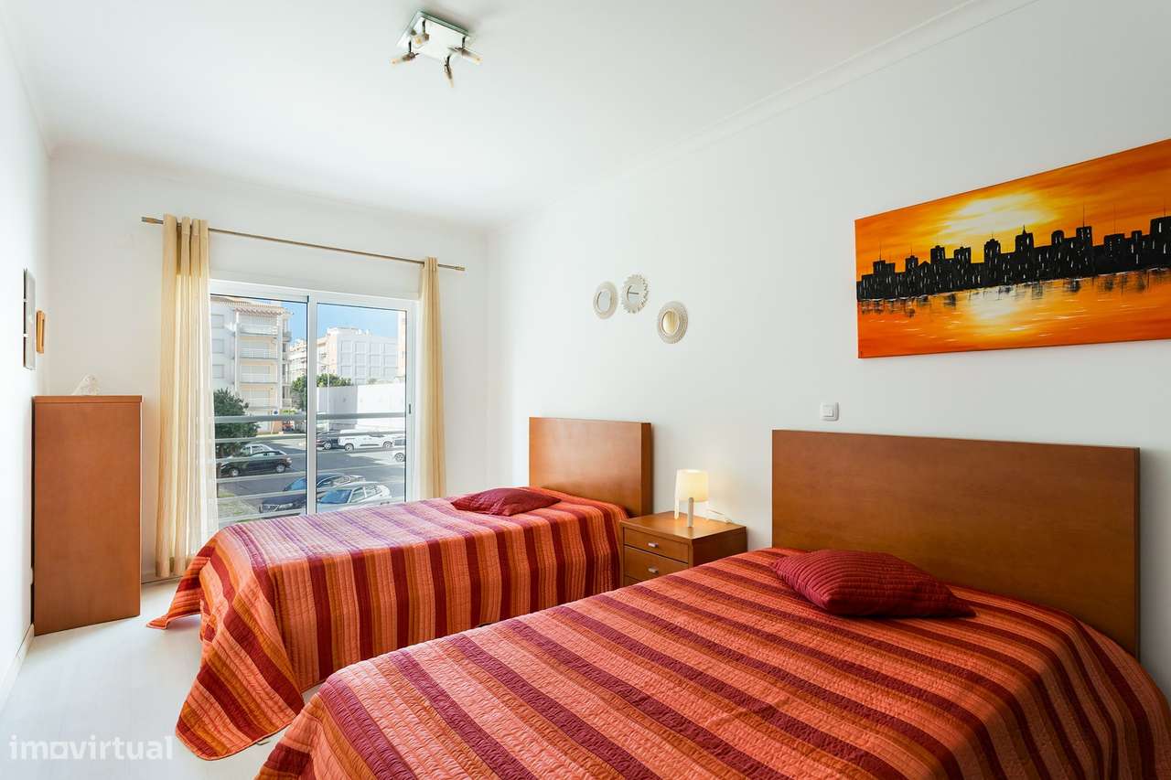 Apartamento T2 em Armação de Pera totalmente mobilado e equipado a 500-14