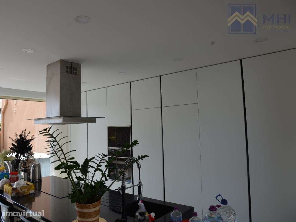 Excelente moradia Bifamiliar T3, a 100 metros da praia em Canidelo-20