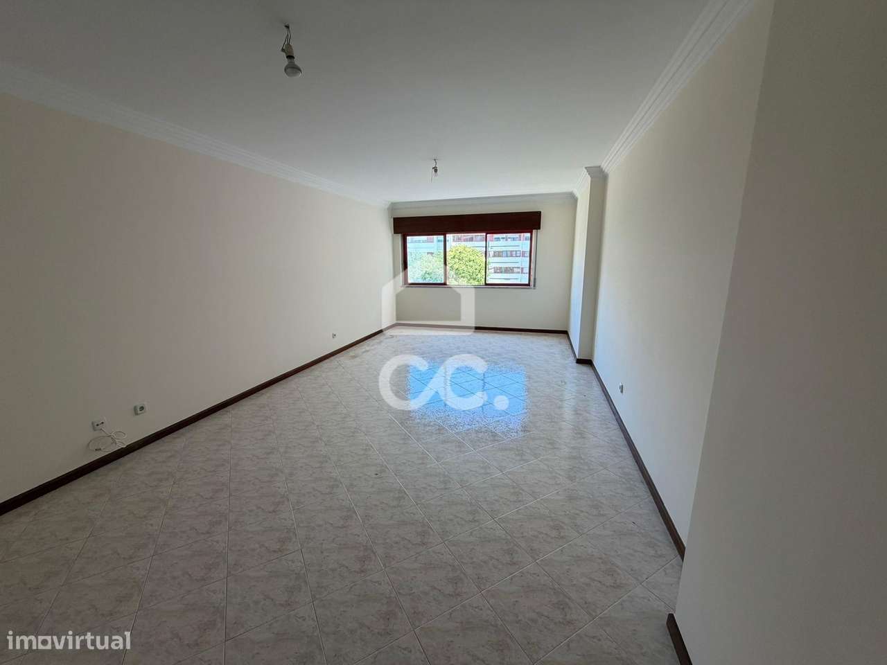 T2 espaçoso com Lareira, Varanda e Garagem - Algueirão-3