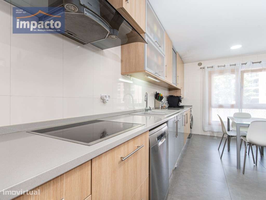 Malva Rosa,Excelente T4,coz equipada,Ar cond,asp central,Box 2 viat...-27