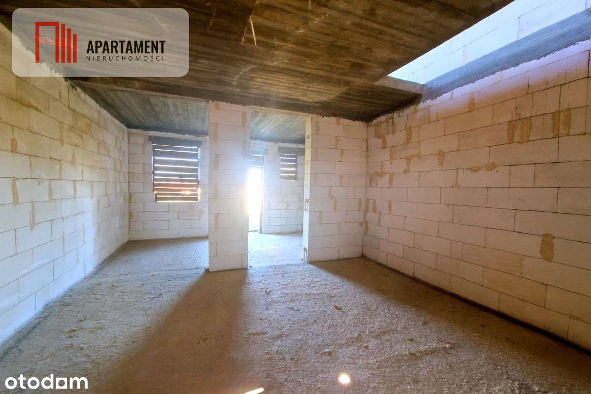 Budynek mieszkalny z domkami rekreacyjnymi.-7