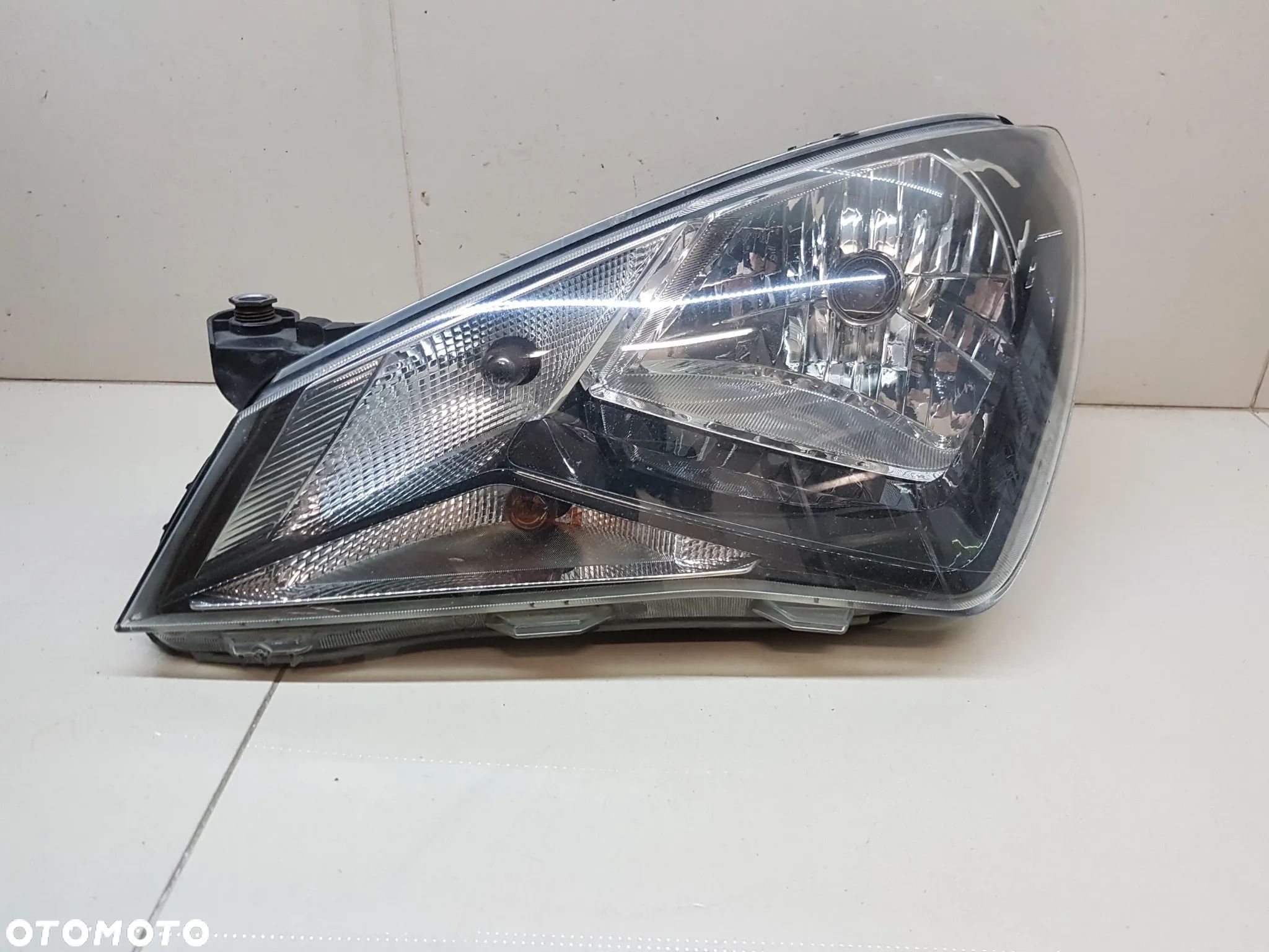 SEAT MII LAMPA PRZEDNIA LEWA - 1