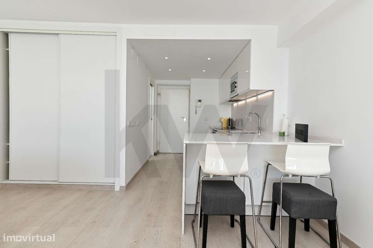 T0 com vista frontal de mar na Costa da Caparica - Grande imagem: 4/25