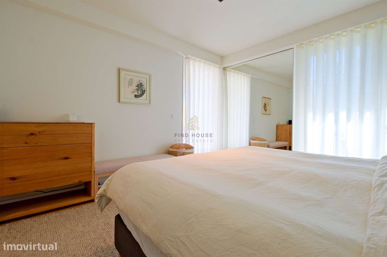 Apartamento T3 em condomínio privado, com terraços e garagem, no Prínc-40