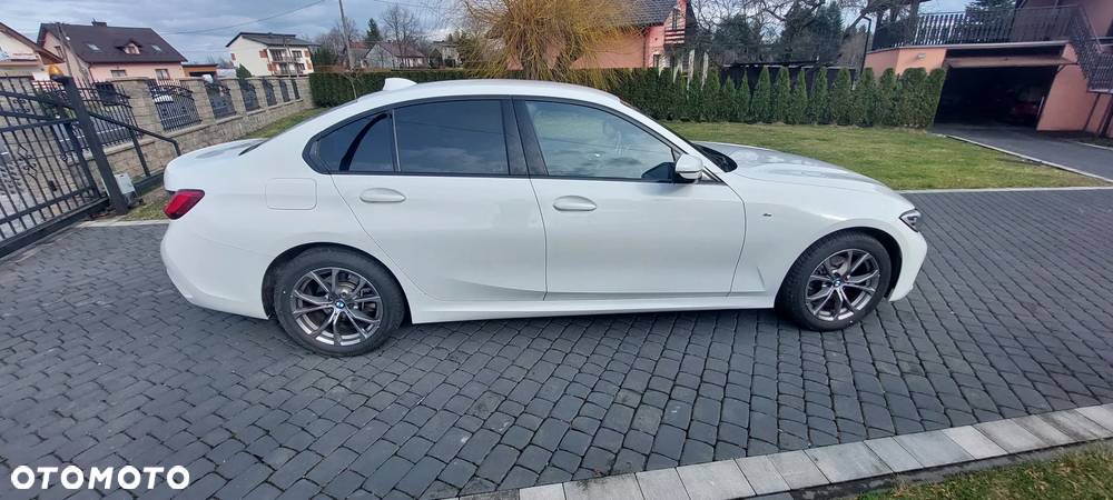 BMW Seria 3 320i xDrive - 33