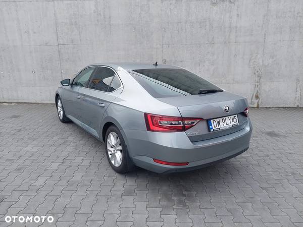 Skoda Superb 2.0 TDI 4x4 Style DSG - 4