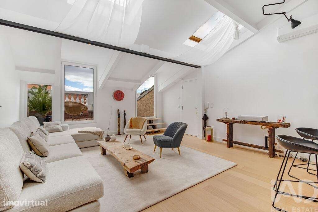 Apartamento T2 em Misericórdia de 94,7 m2 - Grande imagem: 5/38