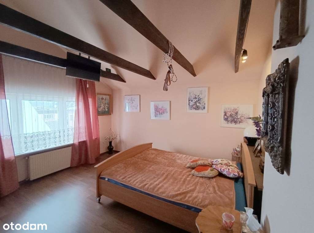 Dom 300 m2 z 2 niezależnymi mieszkaniami (2KW).-4