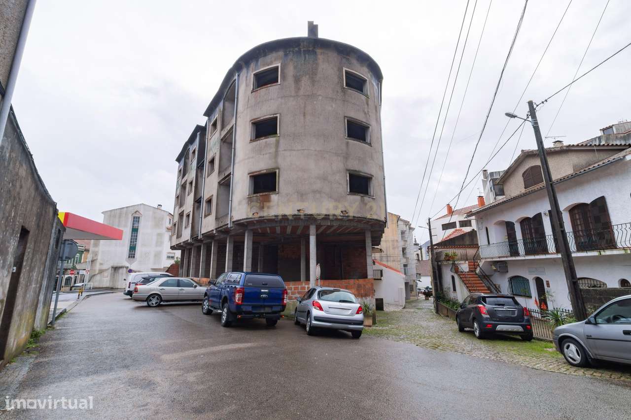 Prédio em fase de construção no centro de Mira d'Aire-4
