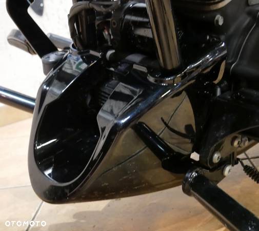 Harley-Davidson Softail Breakout - 21