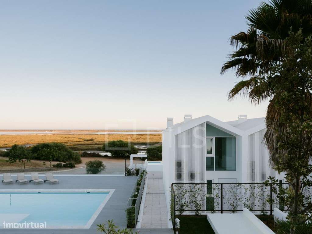 Moradia T3+1 com jardim em novo empreendimento na Fuseta - Grande imagem: 2/76