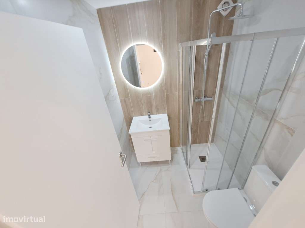 Apartamento T2 para venda em Amadora - Lisboa-16