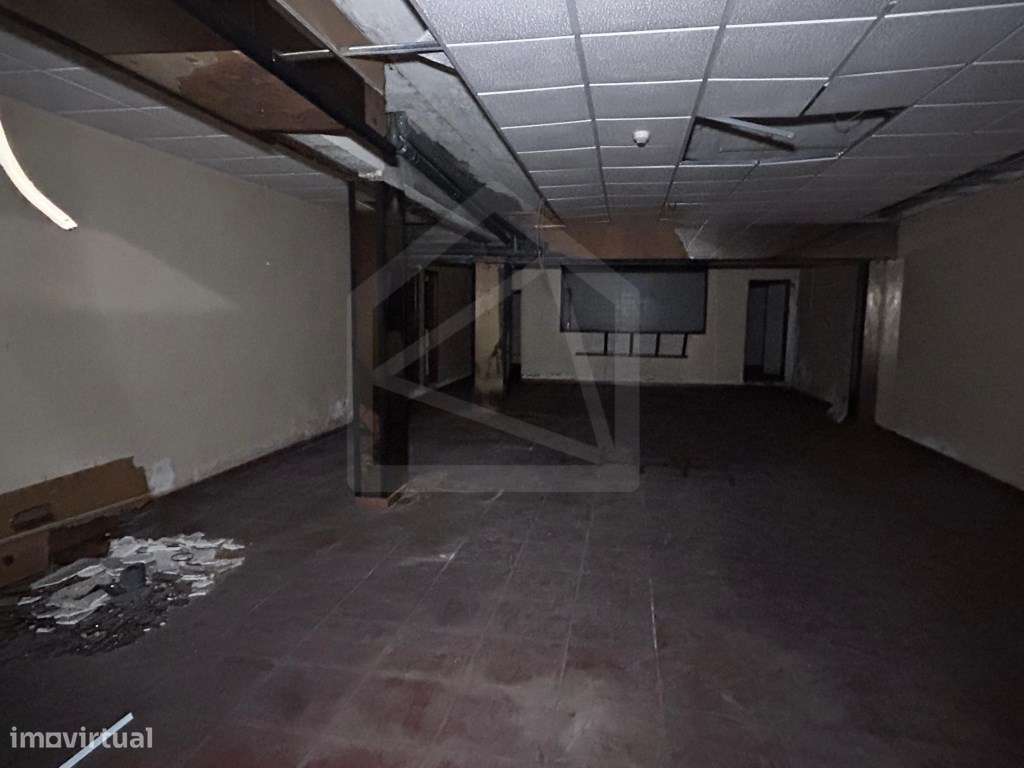 Loja em Paredes - Grande imagem: 2/17