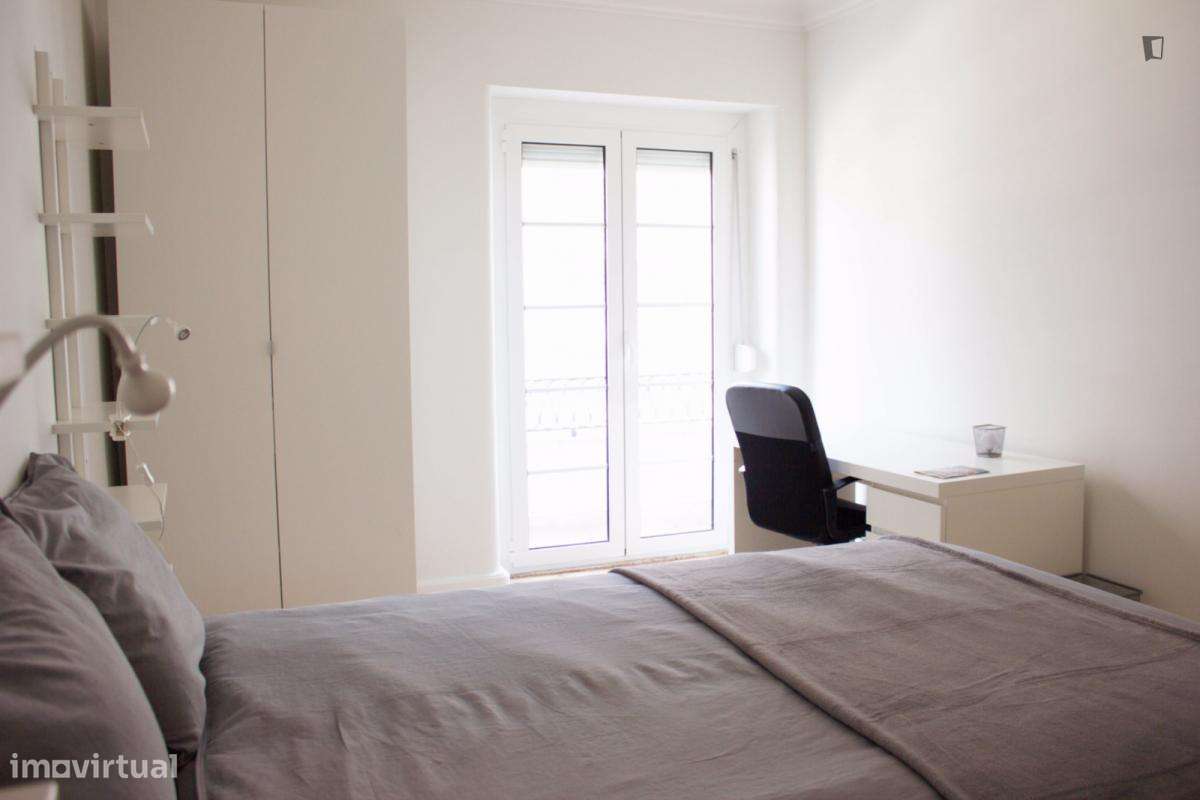 Quarto - localizado em Roma-Areeiro Lisbon - Grande imagem: 3/10