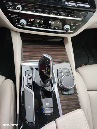 BMW Seria 5 520d xDrive Luxury Line - 13