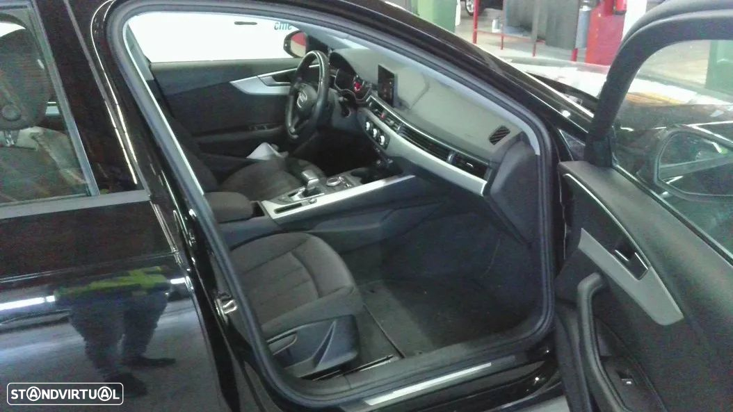 Audi A4 Avant 2.0 TDI S tronic - 5