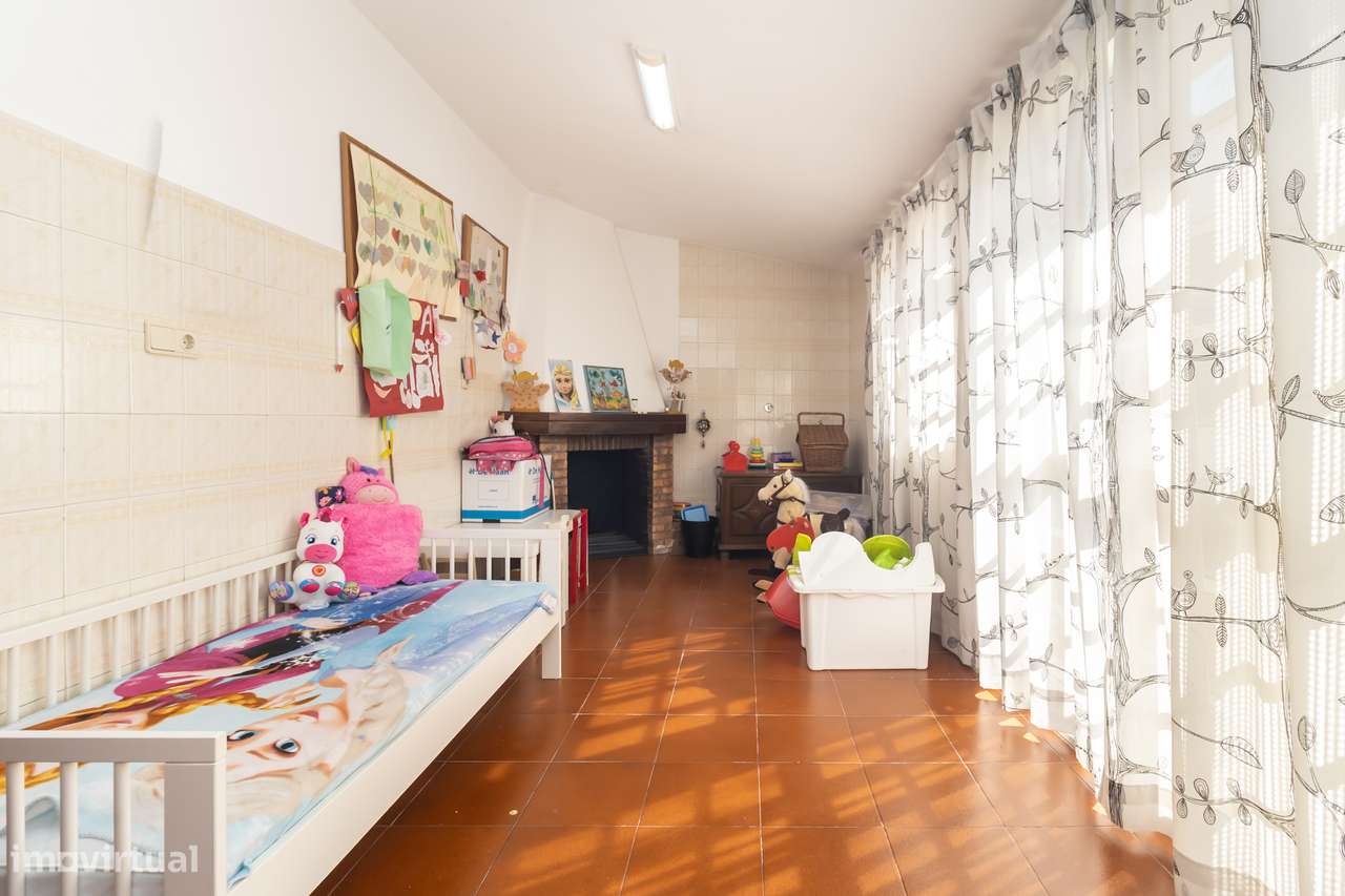 Moradia T5 isolada, Garagem , Quinta Charnequinha-43