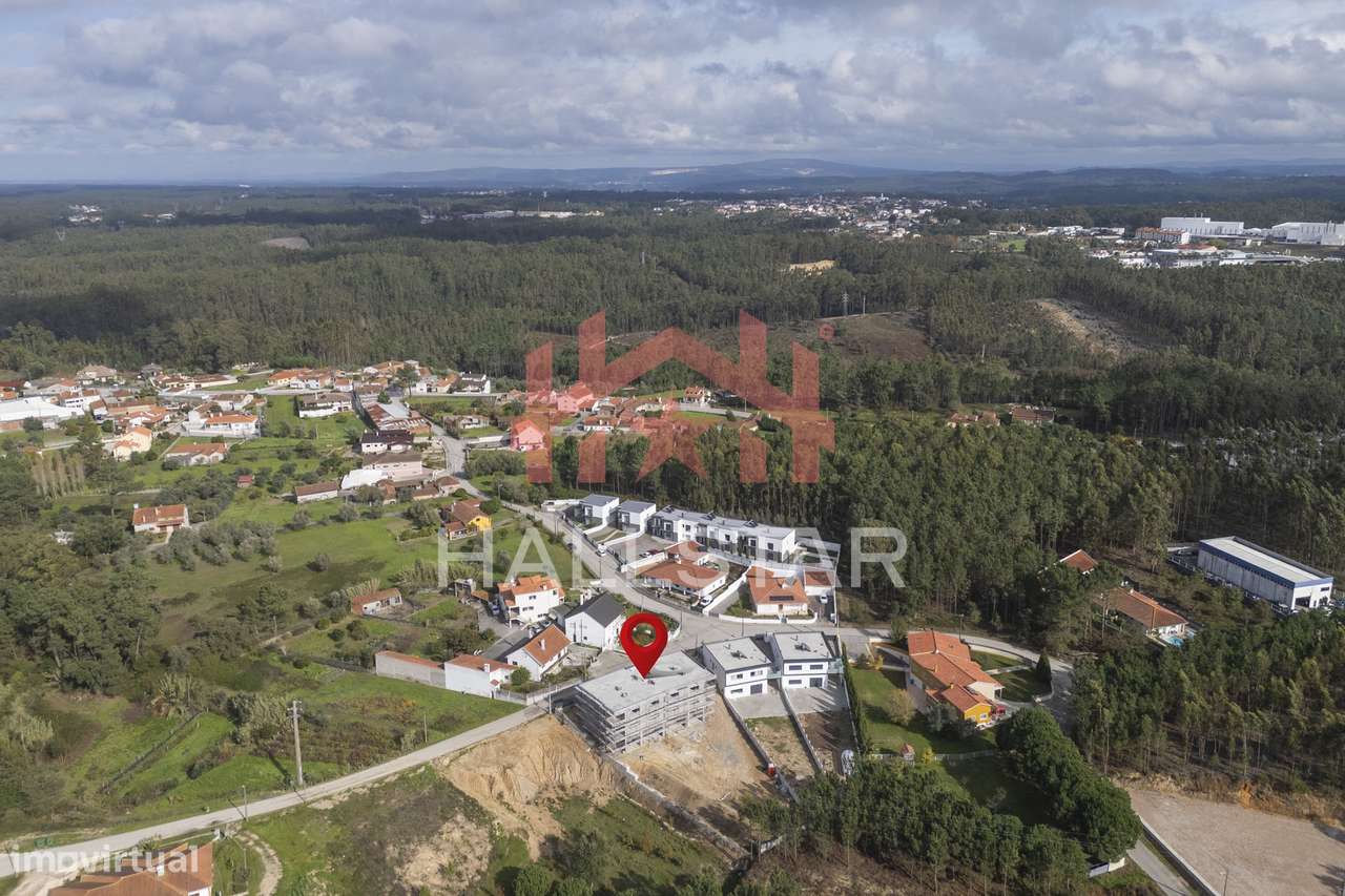 Apartamento T3 / Condomínio Fechado Vale dos Vidoeiros / Leiria-13