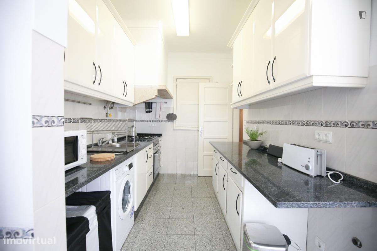 Quarto - localizado em Arroios Lisbon - Grande imagem: 4/28