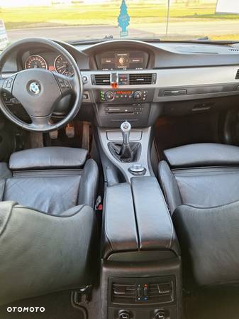 BMW Seria 3 325xi - 3