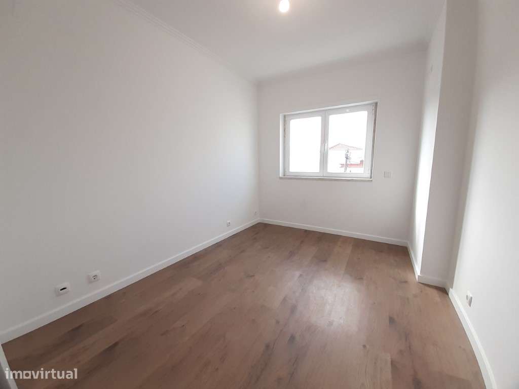 Moradia V3+1 c/vista mar na Ericeira-17