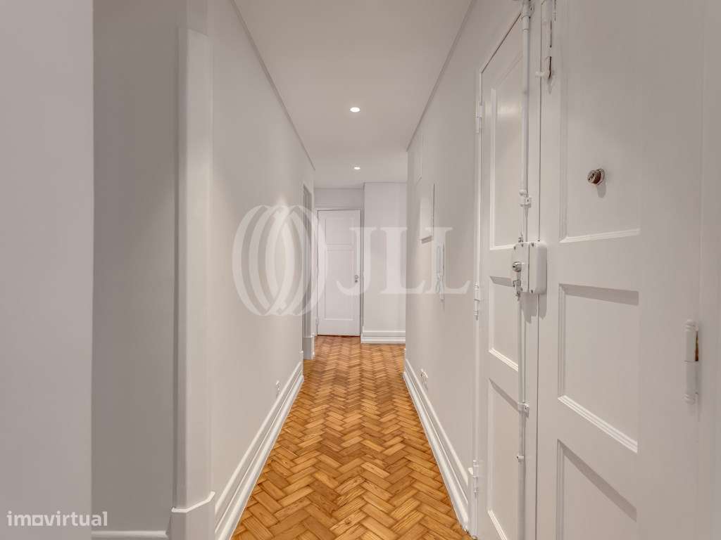 Apartamento T3, remodelado, no Rato, Lisboa - Grande imagem: 5/31