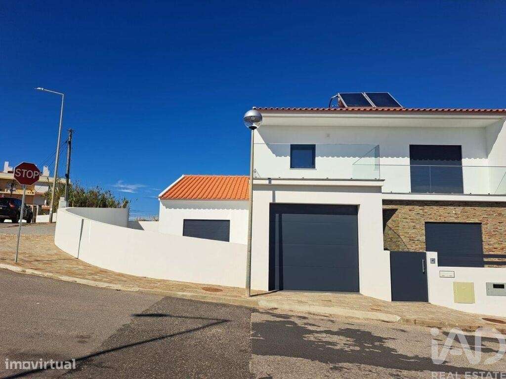 Casa T4 Em Ericeira De 145 00 M2