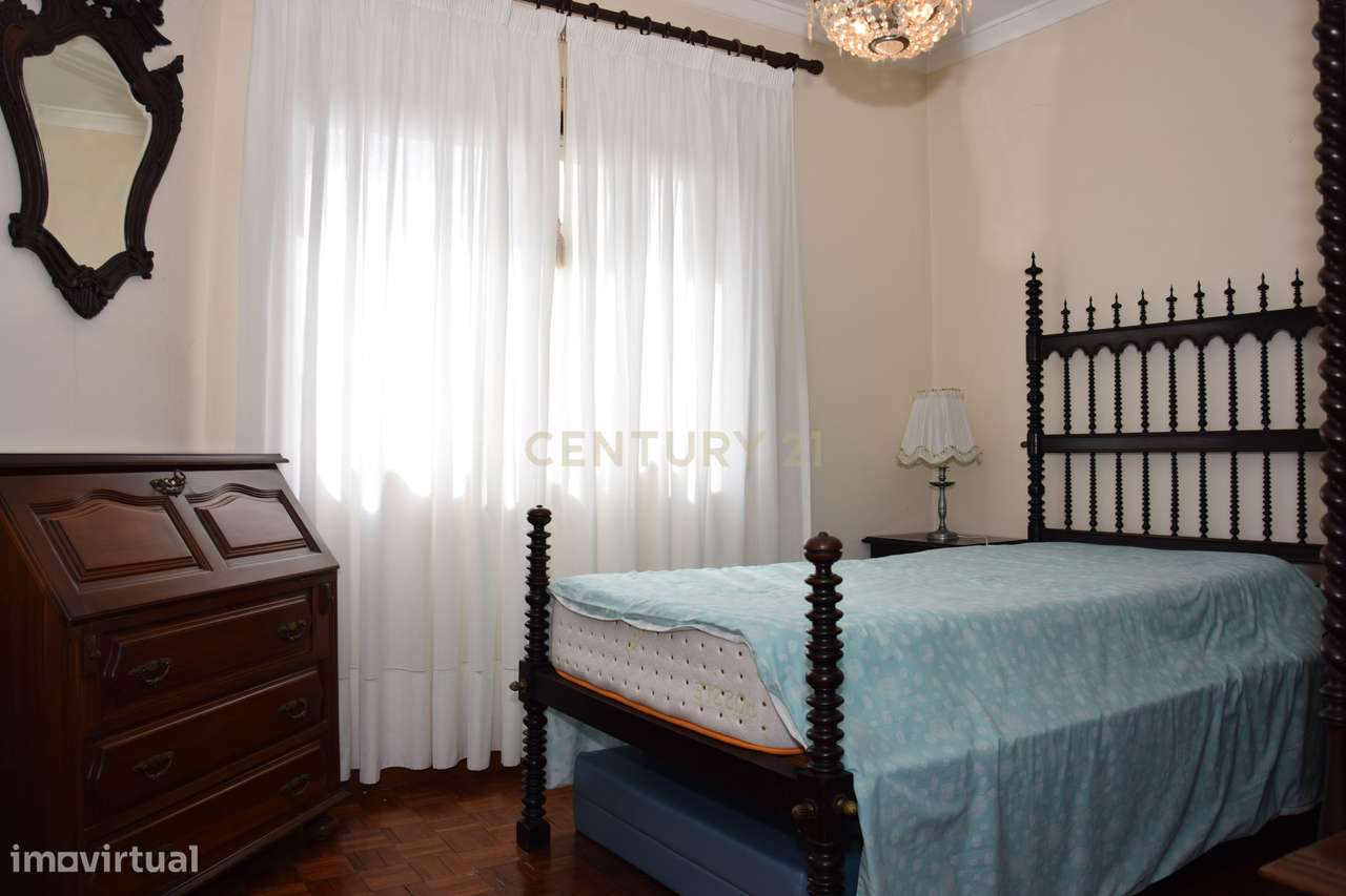 Moradia T6 (ou T4+T2) em Vila Nova de Gaia - Vilar do Paraíso-27