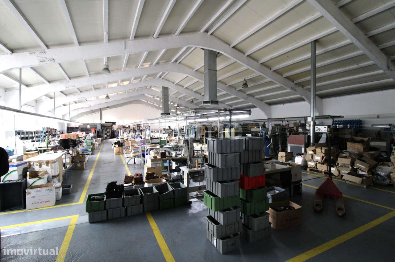 PAVILHÃO c/ 2000m2 FELGUEIRAS-15