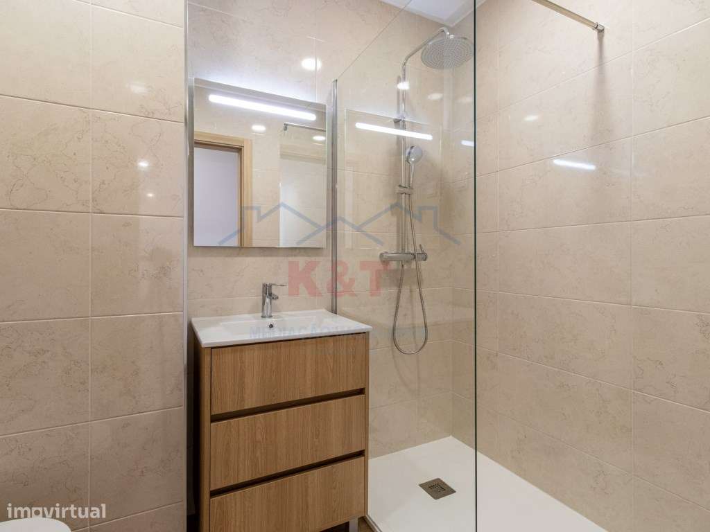 Apartamento T1 remodelado na Praia da Rocha-9