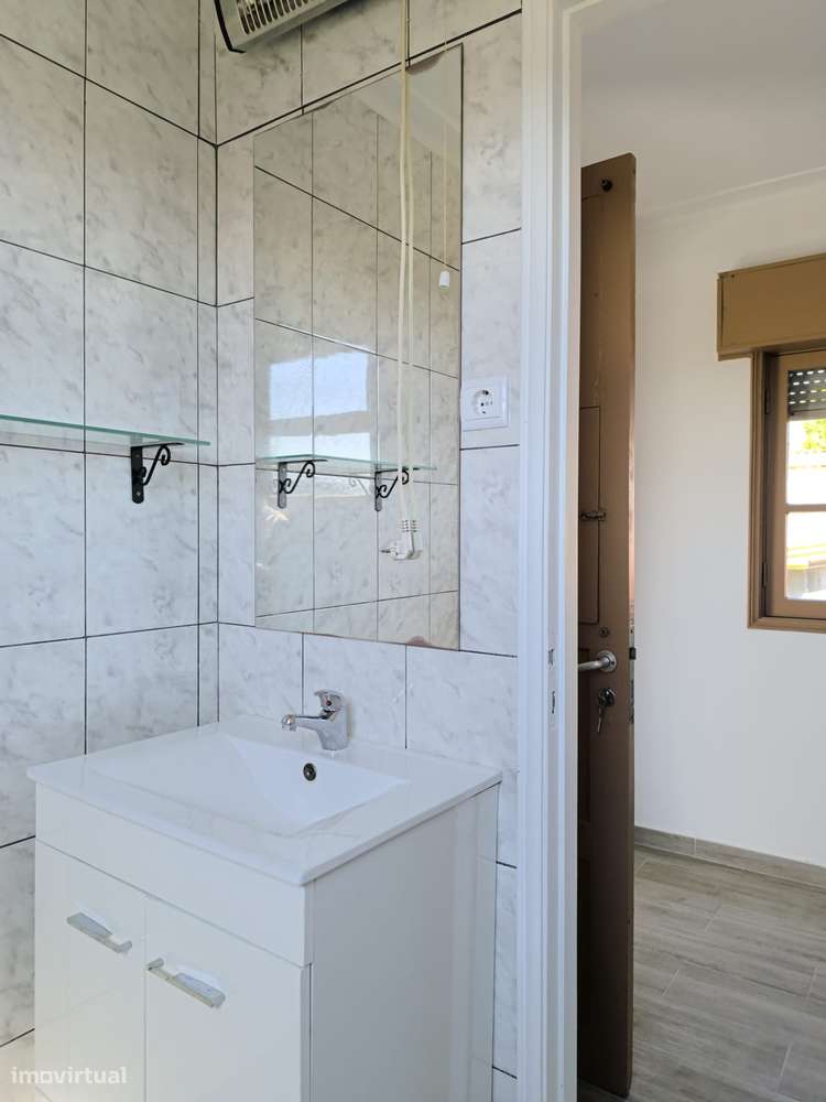 Casa T2 em Quintinha com 4 Casas em Porto Campanhã-18