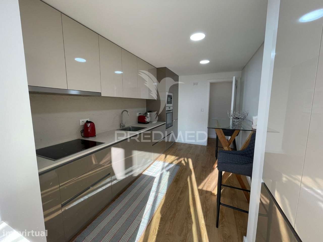 Apartamento T3 Mobilado , no Centro de V.N.Gaia, junto ao Metro - Grande imagem: 4/16
