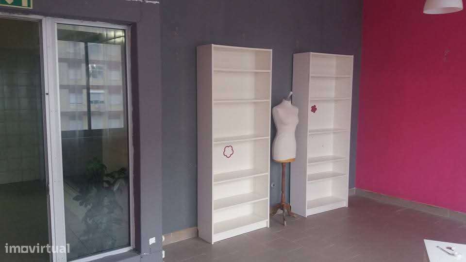 Espaço comercial de 25m² no centro da Cruz de Pau - Grande imagem: 2/5