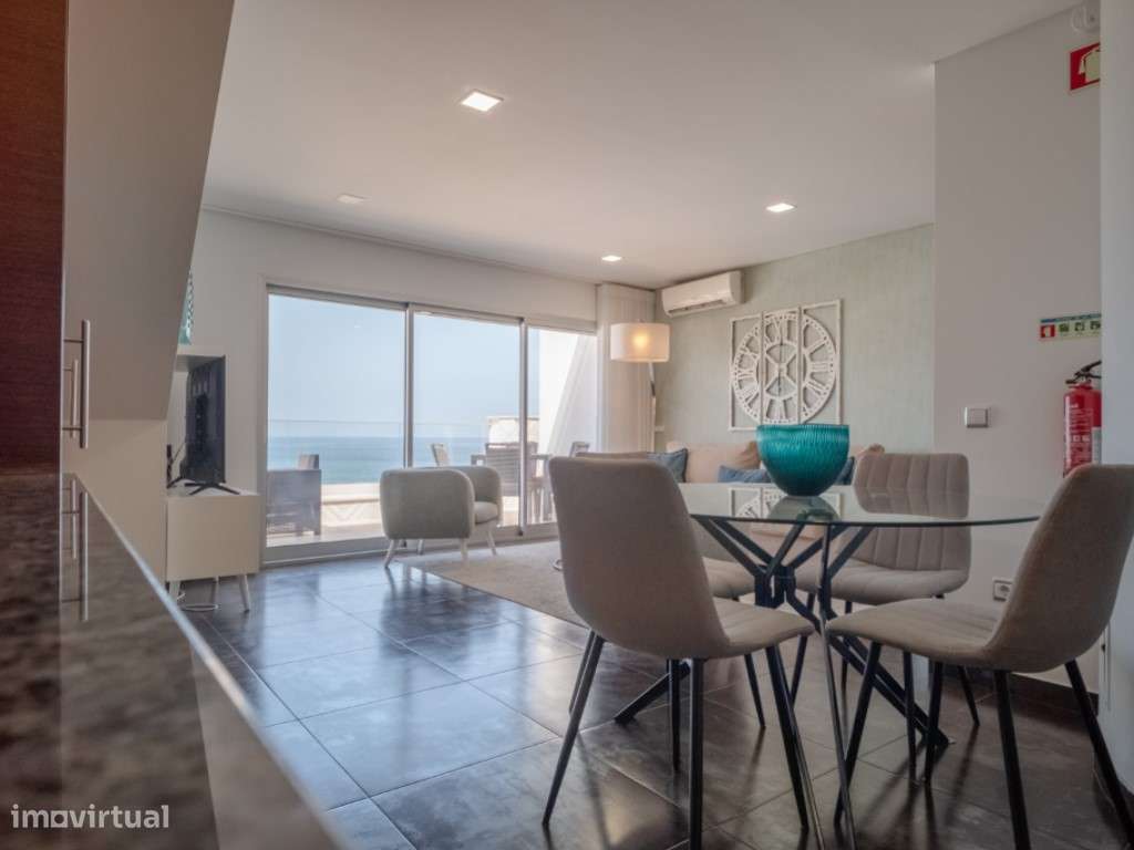 Apartamento T2 com Rooftop e Vista de 360º na Melhor Localização da...-13